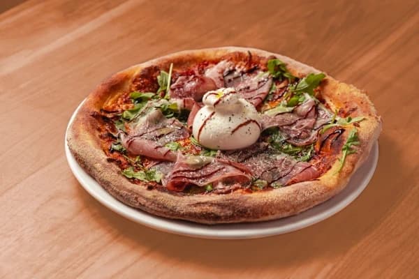 Pizza burrata