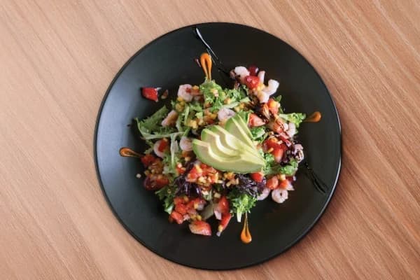 Salade de crevettes et mangue